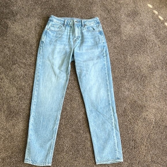 American Eagle Outfitters Denim - American Eagle Outfitters Mom Jeans - Size 4 Regular